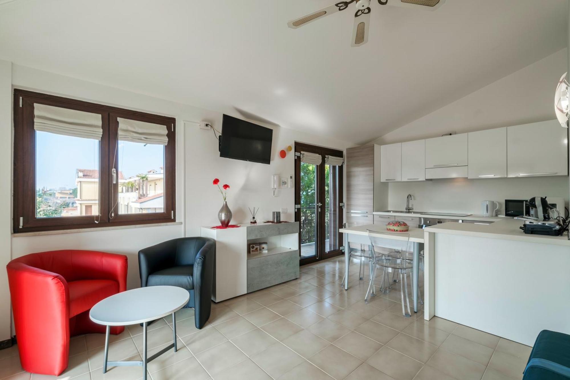 Casa Lugana 15 - Monolocale Con Piscina Fronte Lago سيرمِيوني المظهر الخارجي الصورة